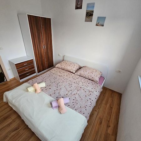 Apartments Lara ドルヴェニク エクステリア 写真