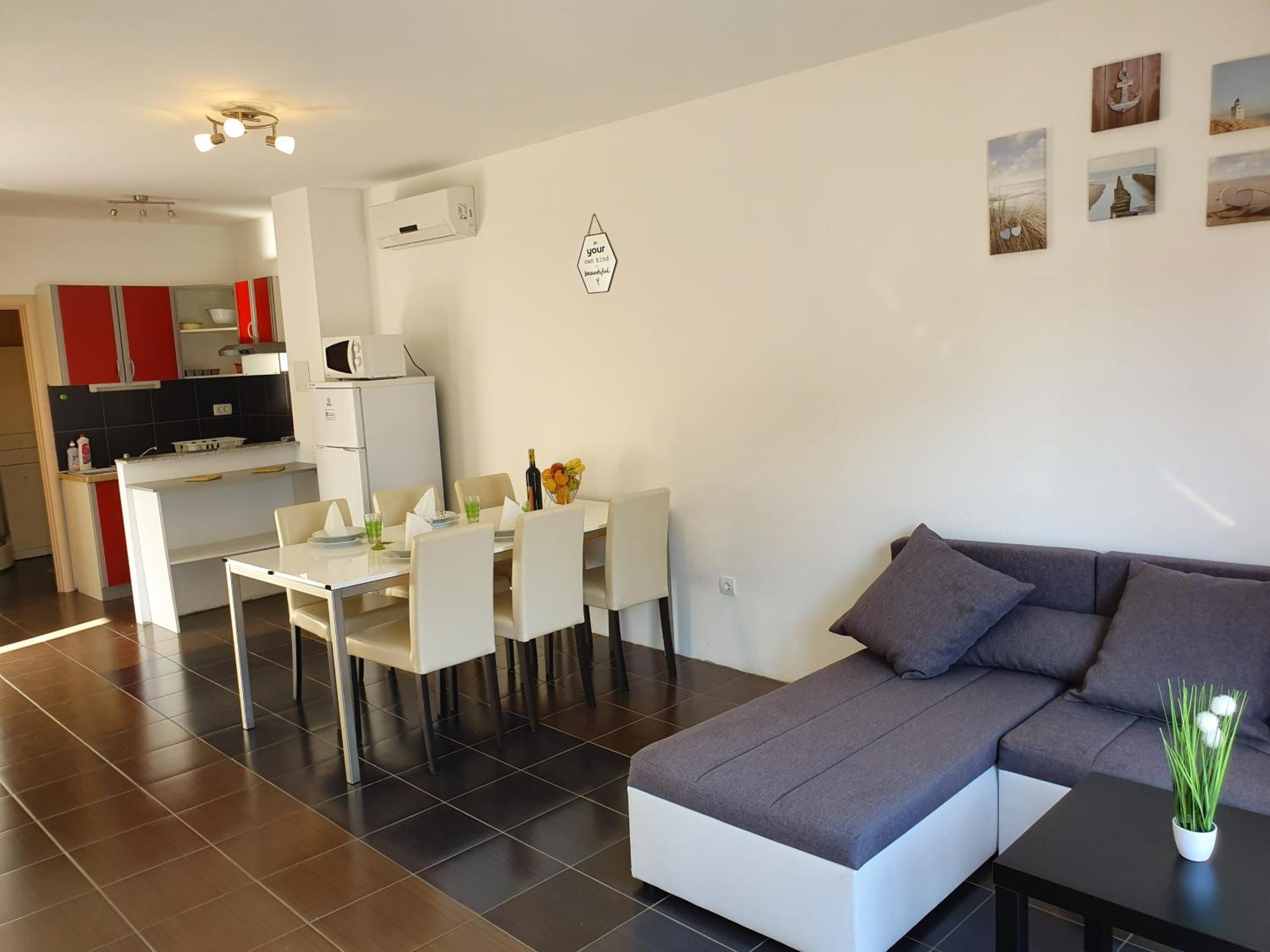 Apartments Lara ドルヴェニク 部屋 写真