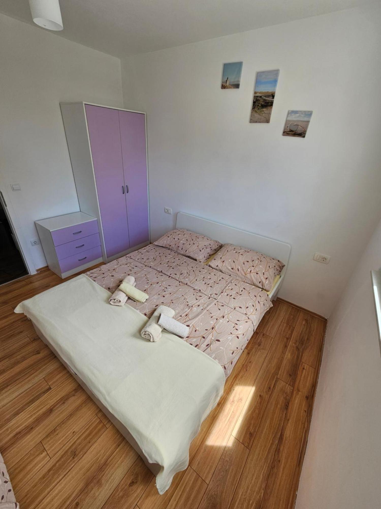 Apartments Lara ドルヴェニク エクステリア 写真