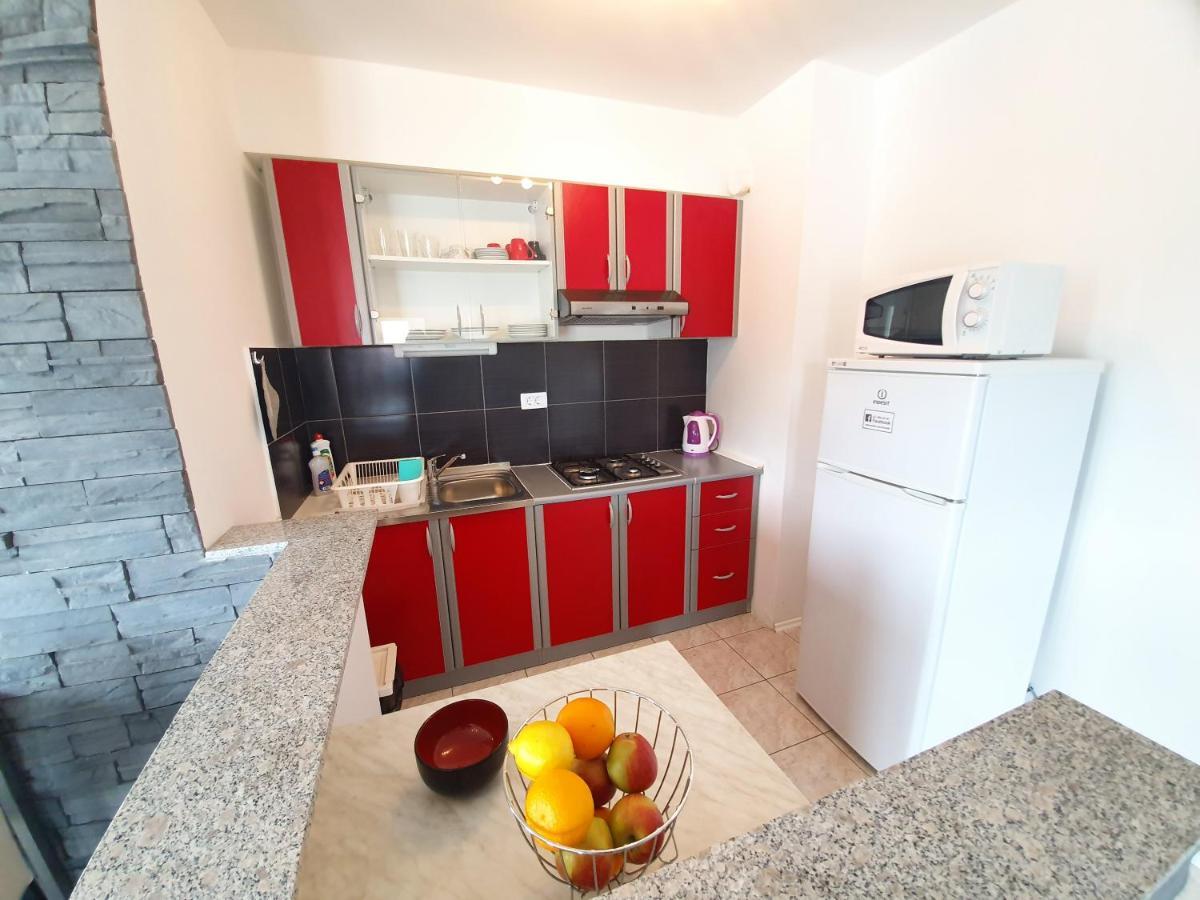 Apartments Lara ドルヴェニク エクステリア 写真