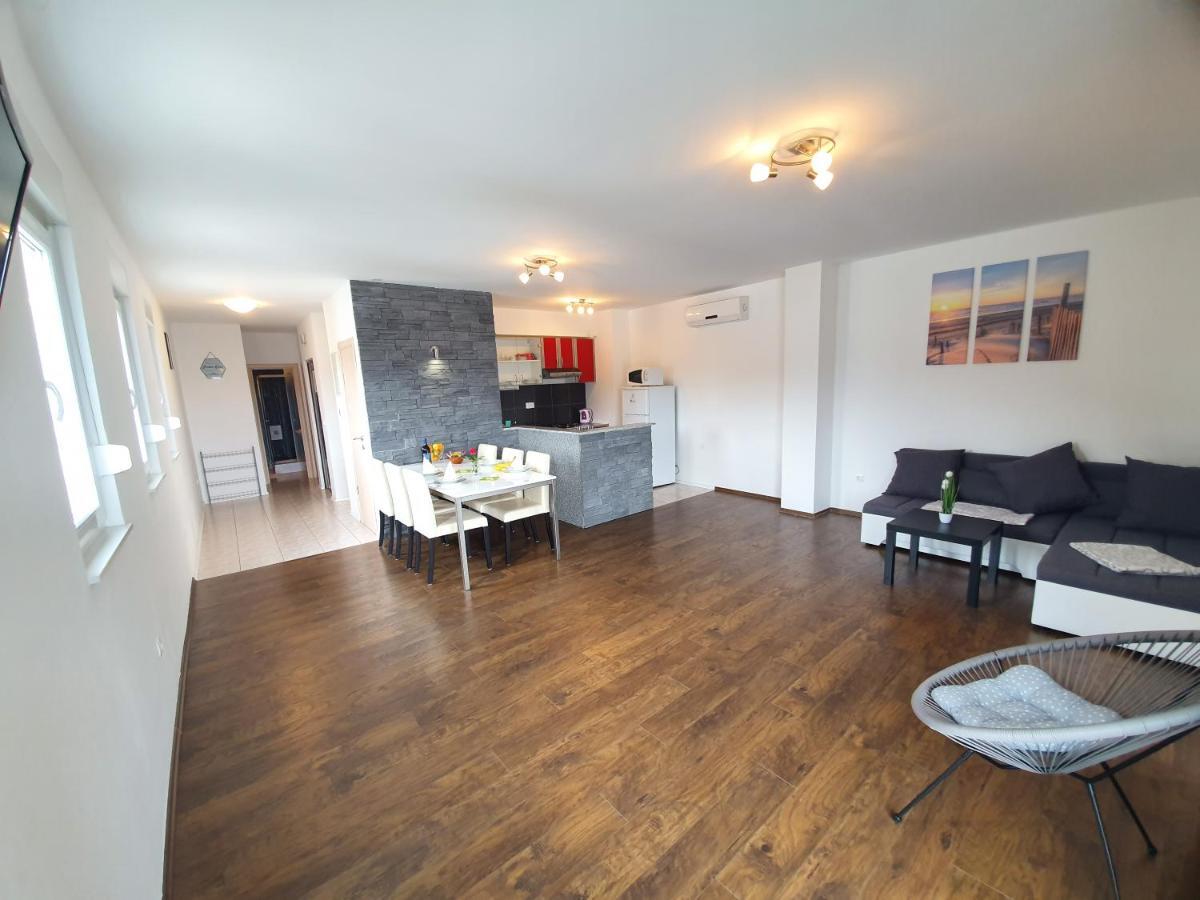 Apartments Lara ドルヴェニク エクステリア 写真
